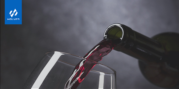 發(fā)酵罐進(jìn)行紅酒發(fā)酵 發(fā)酵罐進(jìn)行紅酒發(fā)酵